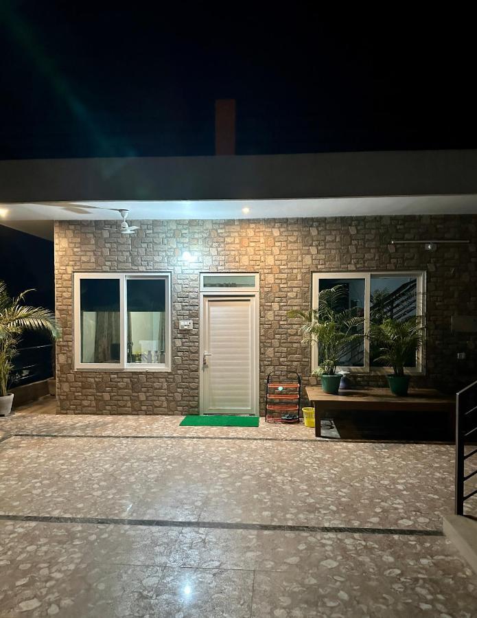 Kaashi Flora Varanasi Exterior foto