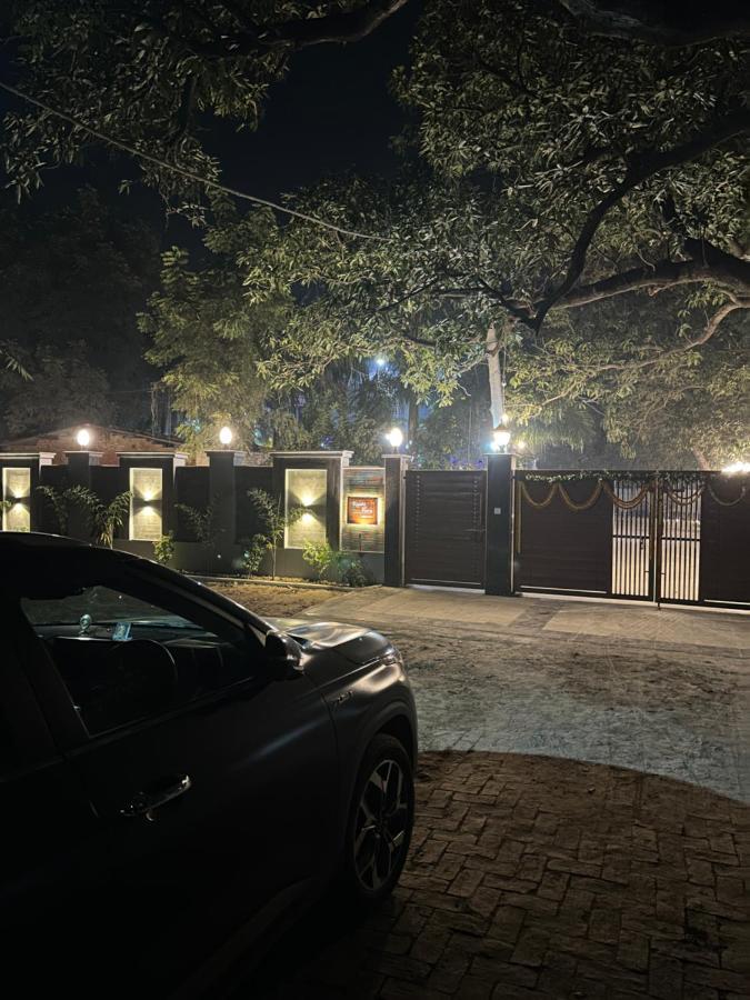 Kaashi Flora Varanasi Exterior foto