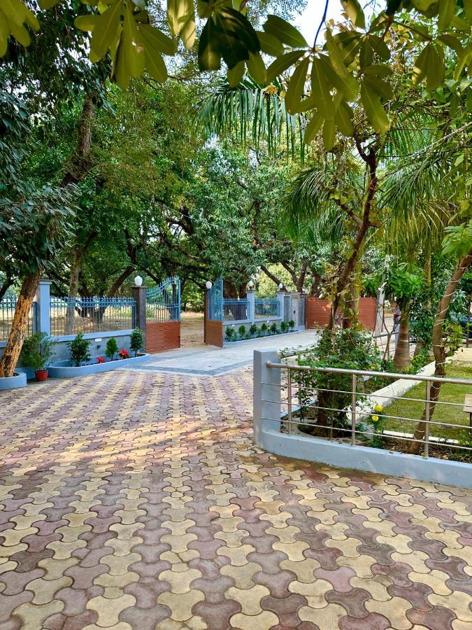 Kaashi Flora Varanasi Exterior foto